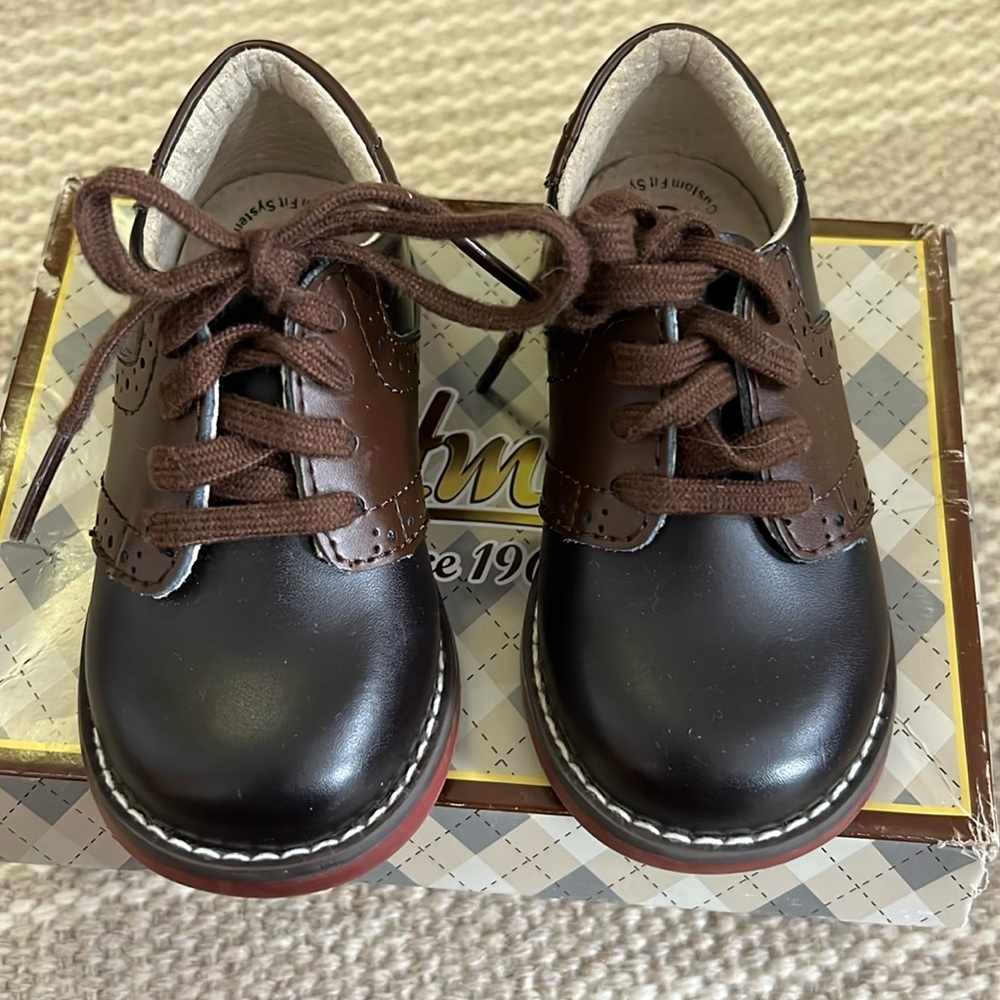 EUC size 5 toddler footmates